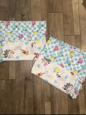 Disney 1996 Winnie the Pooh Balloon Nursery Curtains
